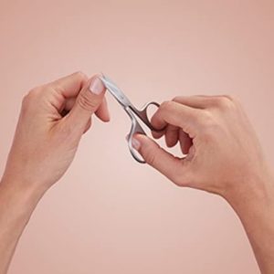 Tijeras de uñas cómo usarlas correctament